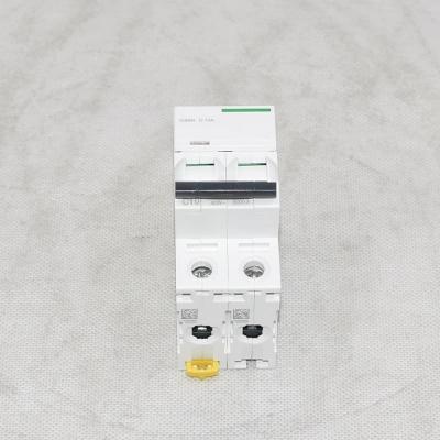 Interruptor automático de vacío IC65N 2P C10A A9F18210